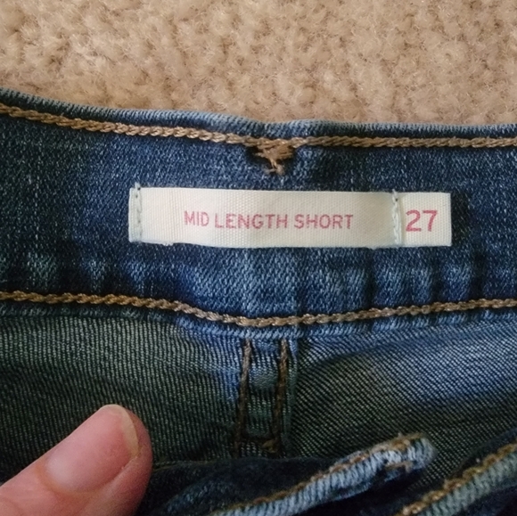 Bundle of four shorts size 4. Levi's, American Eagle,  Express. - Picture 4 of 15